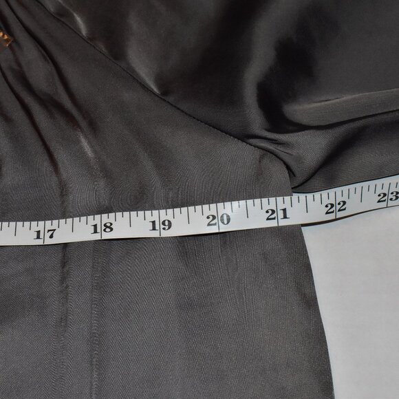 T Tahari Long Sleeve Satin Pullover Flowy Blouse Top Size XL - Picture 4 of 10